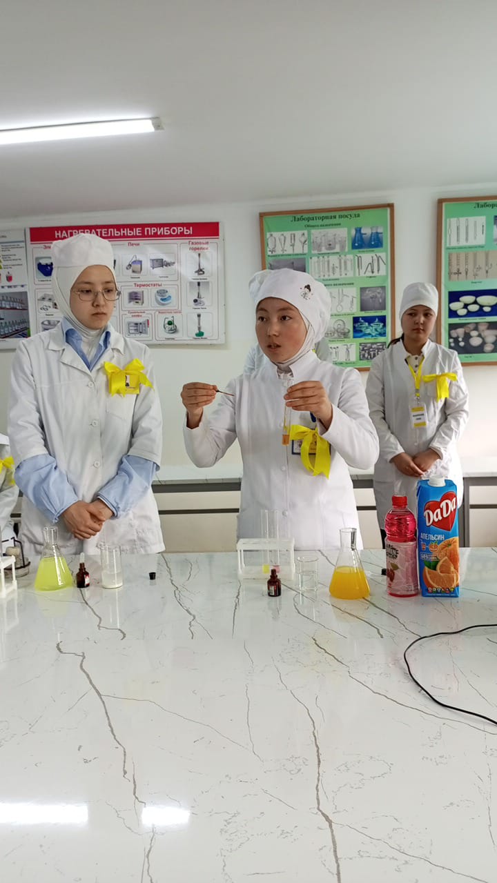 Практический опыт по определению содержания витамина C в различных соках.